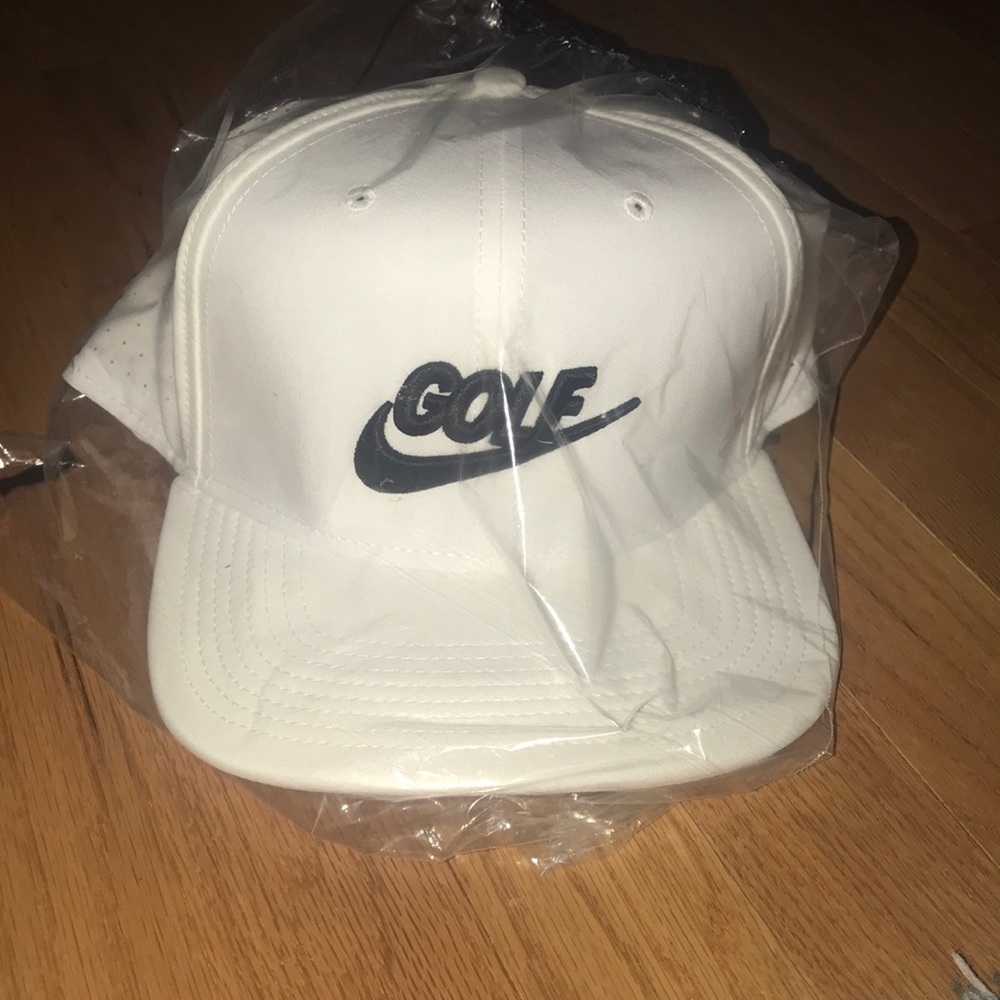 White Nike Golf Hat